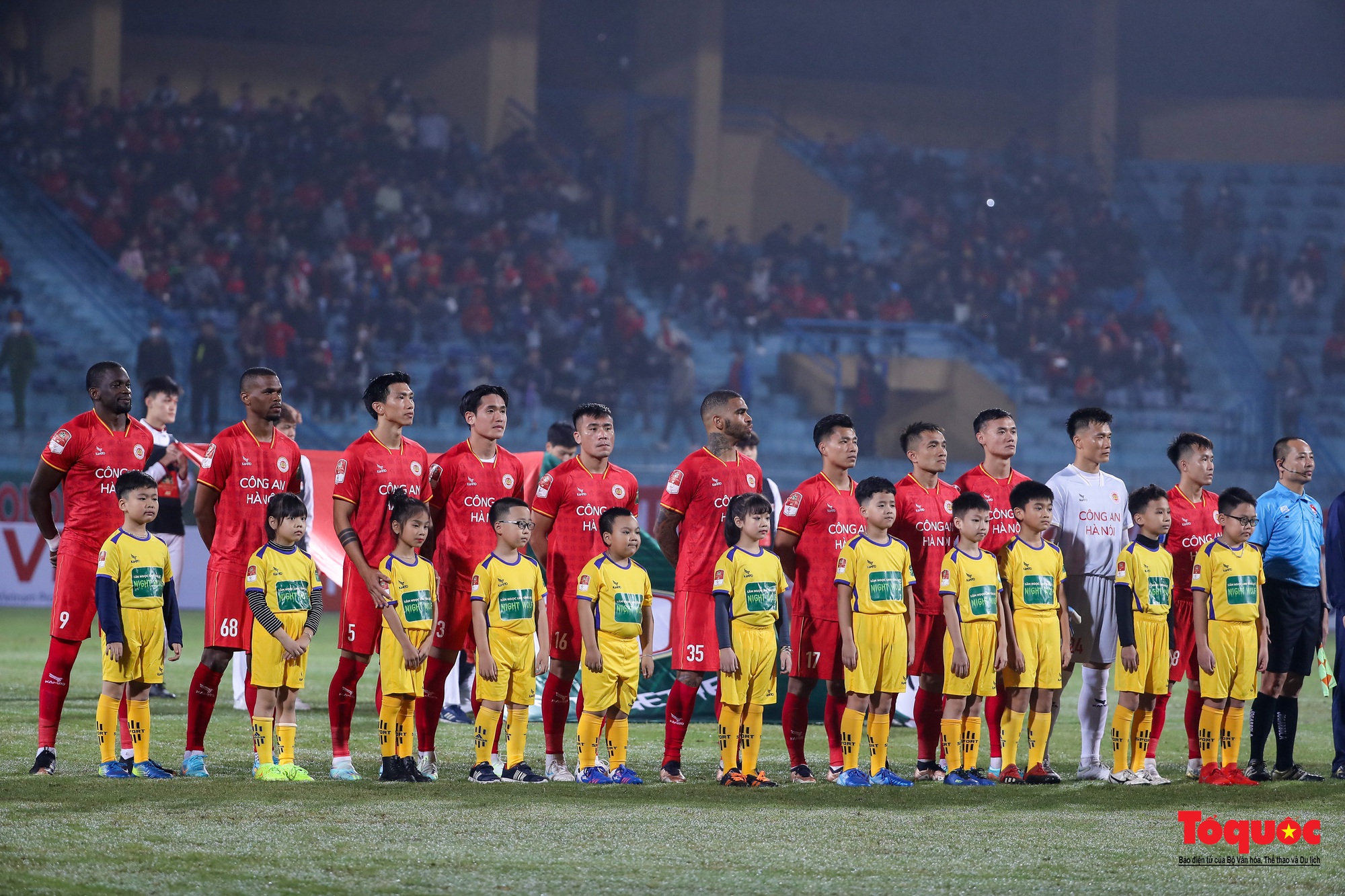 Công an Hà Nội có chiến thắng 5 sao trước Topeland Bình Định trong ngày trở  lại V-League