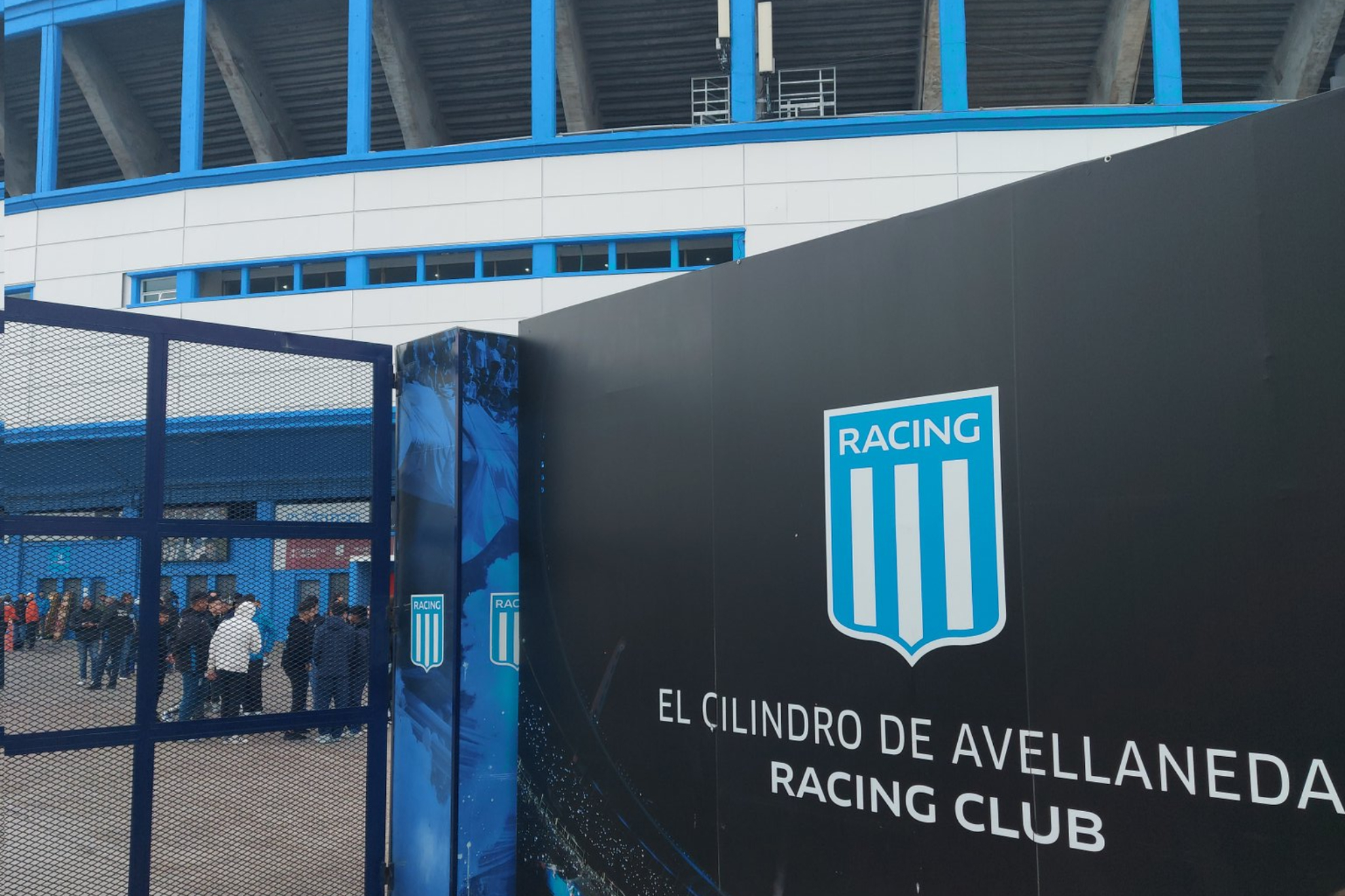 Fan Tokens: Racing de Avellaneda make a dream come true by offering a  dedicated fan an opportunity to attend a match at El Cilindro | Marca