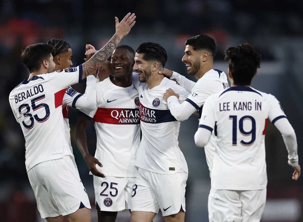 Kết quả bóng đá 20/5: Real Madrid rơi điểm vì cú poker, PSG thắng trận hạ  màn